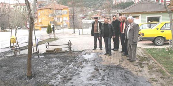 Yozgat'ta kanalizasyondan akan fuel-o�l tepki �ekti