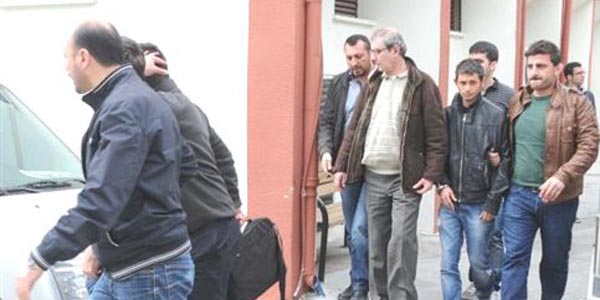 300 liraya sahte ehliyet satıyorlardı