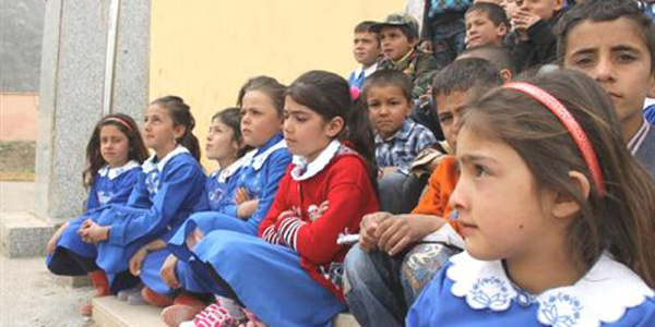 Köy öğrencileri öğretmen bekliyor