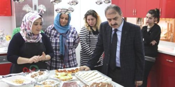 Kad�nlara bayat ekmek de�erlendirme kursu