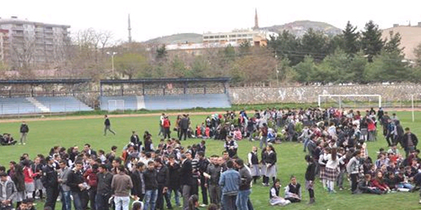 Siirt'te 5 bin kişi aynı anda kitap okudu