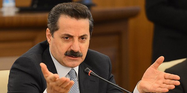 Faruk �elik'ten 'memurlar yan gelip yat�yor' yorumu