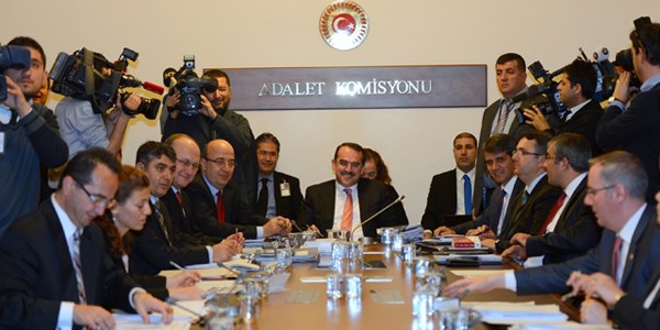 4. Yarg� Paketi Adalet Komiyonu'nda