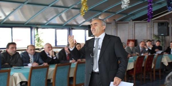 Milli E�itim M�d�r�, merkez okul m�d�rleri ile bir araya geldi