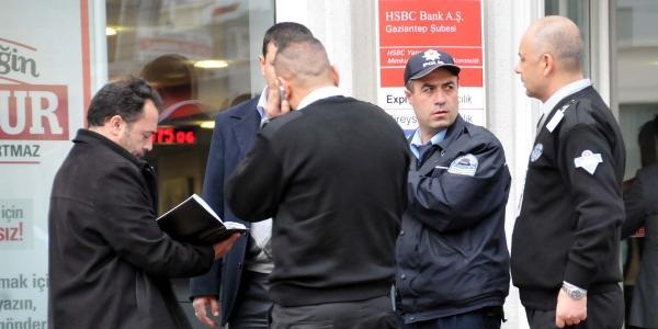 G�venlik g�revlisi 850 bin lira ile ka�t�
