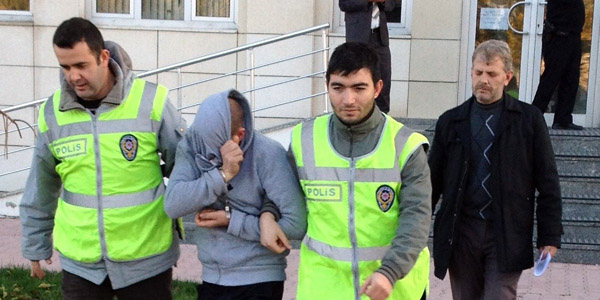 Cezaevinden çıkıp çöp bidonu çaldılar