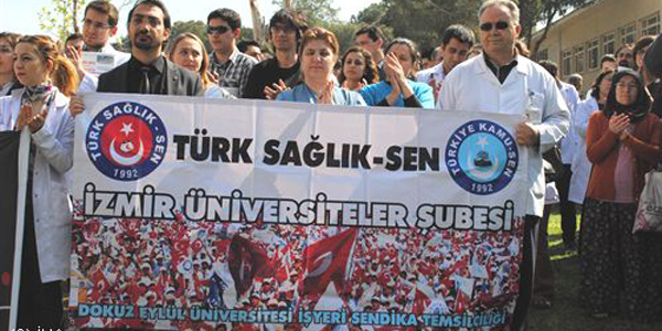 İzmir'de iki doktora saldırıya yönelik protestolar sürüyor