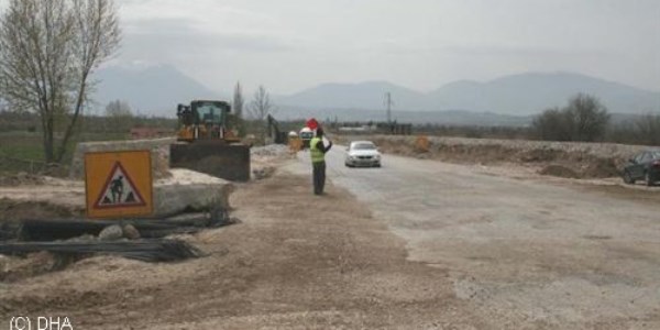 Vali: Bakan'a s�z verdim, yolu bitirin