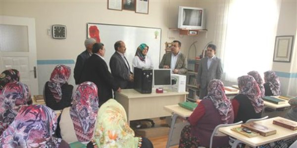Sosyal medya sayesinde bilgisayarları oldu