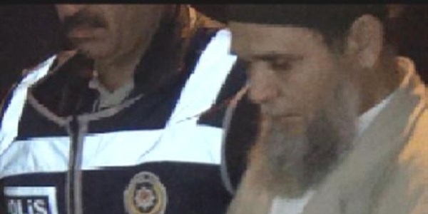Sahte şeyh, 13 kadına cinsel istismardan tutuklandı