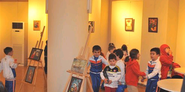 Miniklerin resim merakı