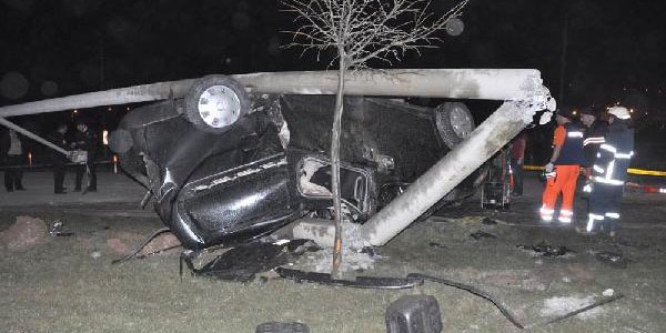 �niversiteli Didem trafik kazas� kurban� oldu/ Video