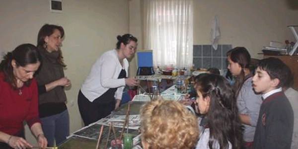 Ebru sanat�n� ��rendiler