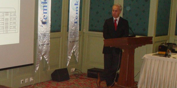 Çocukların odasındaki cep telefonu büyümeyi engelliyor
