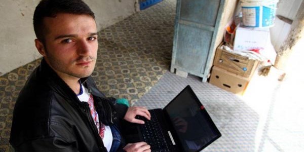 Facebook'un açıklarından 9 bin dolar kazandı/ Video