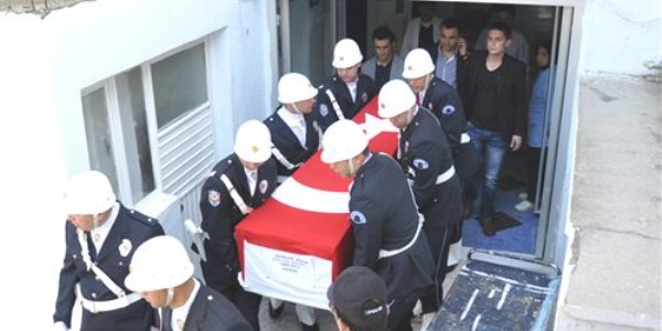 Kozanl� �ehit polis topra�a verildi