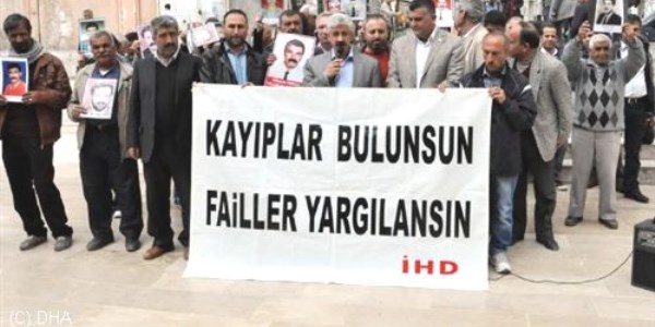 Kay�p yak�nlar� �anl�urfa'da 49'uncu kez eylem yapt�