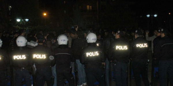 Üniversite yurdunda kavga: 20 öğrenci gözaltında
