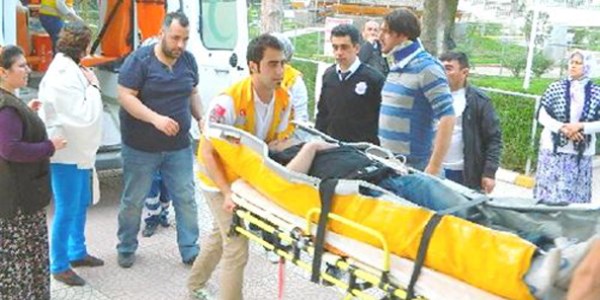 Köpeğe çarpmamak için kaza yaptı: 3 yaralı