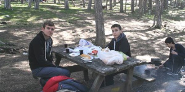 Yozgat'ta vatandaşlar güneşli havanın tadını çıkardı