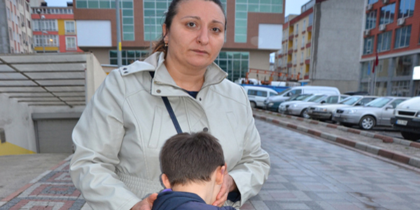 Dayakçı öğretmene çifte soruşturma