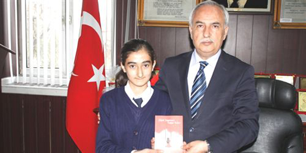 Ortaokul öğrencisi şiir kitabı yazdı