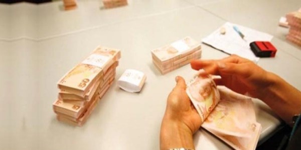 Dolandırıcılar yine kandırdı