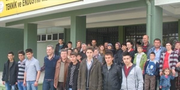 Uzunk�pr�l� ��renciler Almanya'da staj yapacak