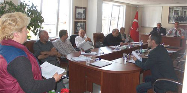 �ark�y Belediye Meclis toplant�s�nda tart��ma