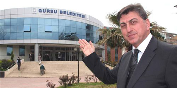 Bu belediye binas� elektri�ini g�ne�ten kar��l�yor