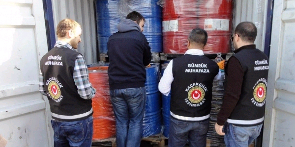 İzmir'de kaçakçılık operasyonları
