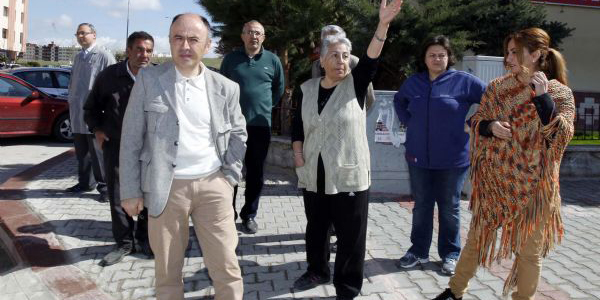 Çöp konteyneri gerginliği
