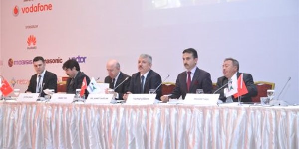 Akıllı belediyecilik zirvesinde örnek projeler anlatıldı