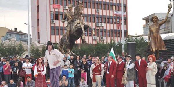 Menemen'de 'İnadına Tiyatro Festivali' başladı