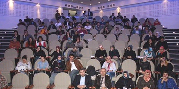 Atat�rk �niversitesi'nde 'Kumandal� Siyaset' adl� konferans