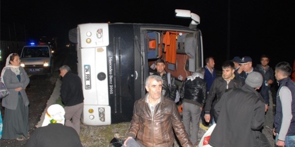BDP'lileri ta��yan otob�s devrildi: 4'� a��r, 34 yaral�/ Video