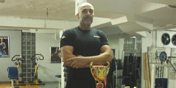 60 yaşındaki Özkaya vücut geliştirmede Türkiye ikincisi oldu