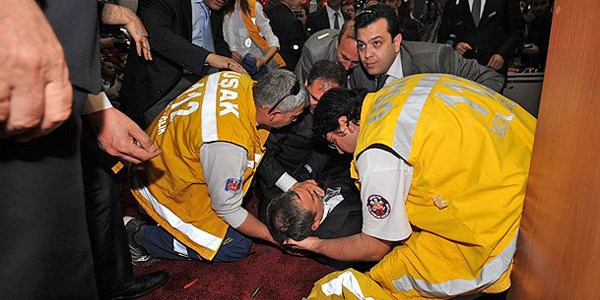 Bakan Eroğlu törende bayıldı... İşte o anlar