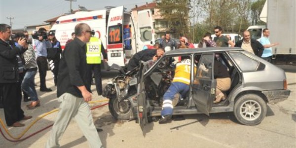 D�zce'de kaza: 2 yaral�