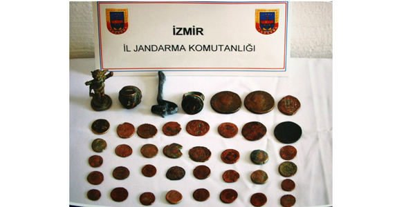 Tire'de jandarmadan tarihi eser kaçakçılarına suçüstü