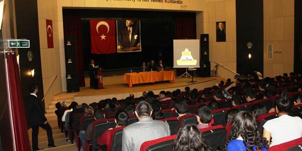 Ödemiş'te 'e-atık ve internet bağımlılığı' semineri