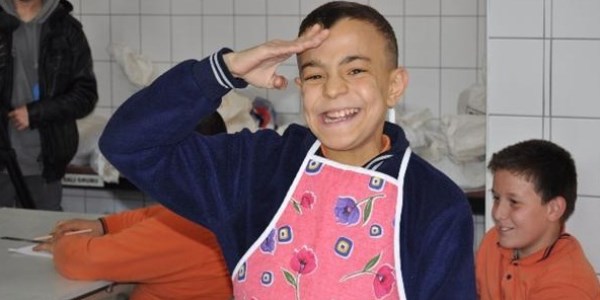 Engeli a��p kayna�t�lar
