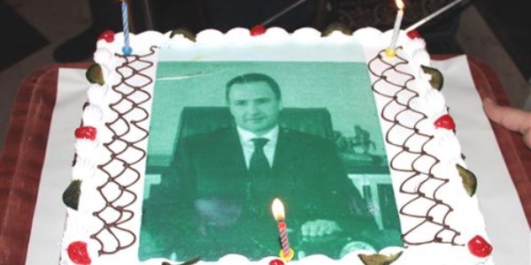 Gazetecilerden, Emniyet Müdürü Yüksel'e doğum günü sürprizi