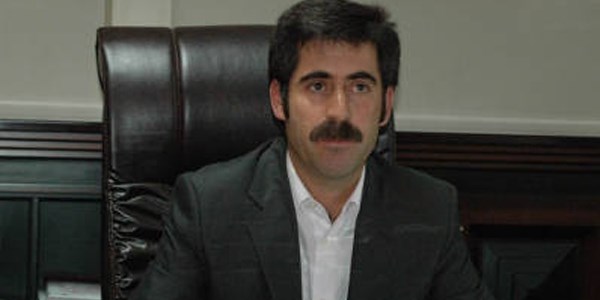 Van Belediye Ba�kan� Kaya g�revine iade edildi