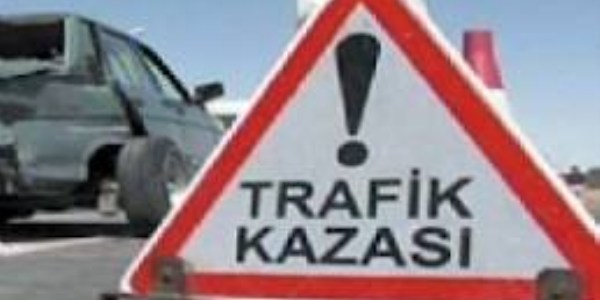 A�r�'da trafik kazas�: 1 �l�, 5 yaral�