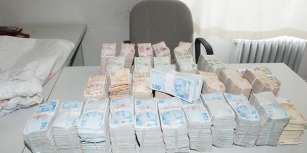 Genç kızın ölüm anı saniye saniye kamerada