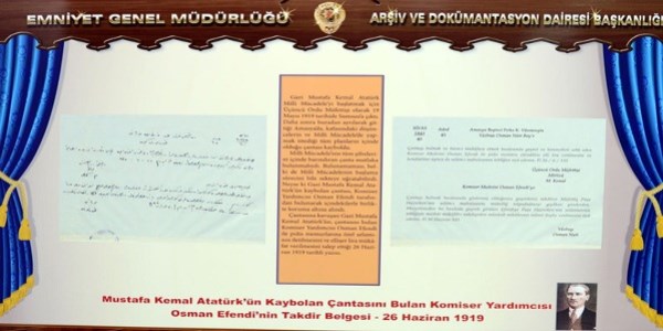 Atatürk'ün çantasını bulan polislere ödül