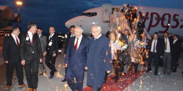 Sivas �zmir u�ak seferleri ba�lad�