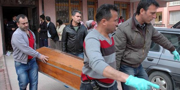 Cezaevinden izinli çıktı karısını öldürdü