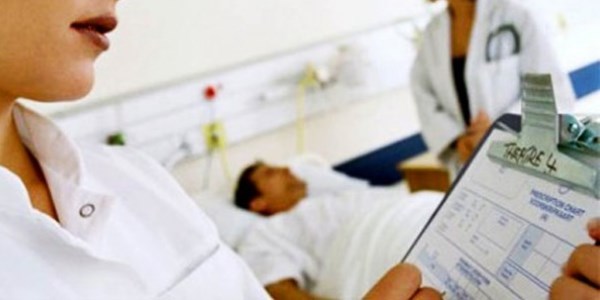 Hastalarla bakıcılar açlık grevine gitti